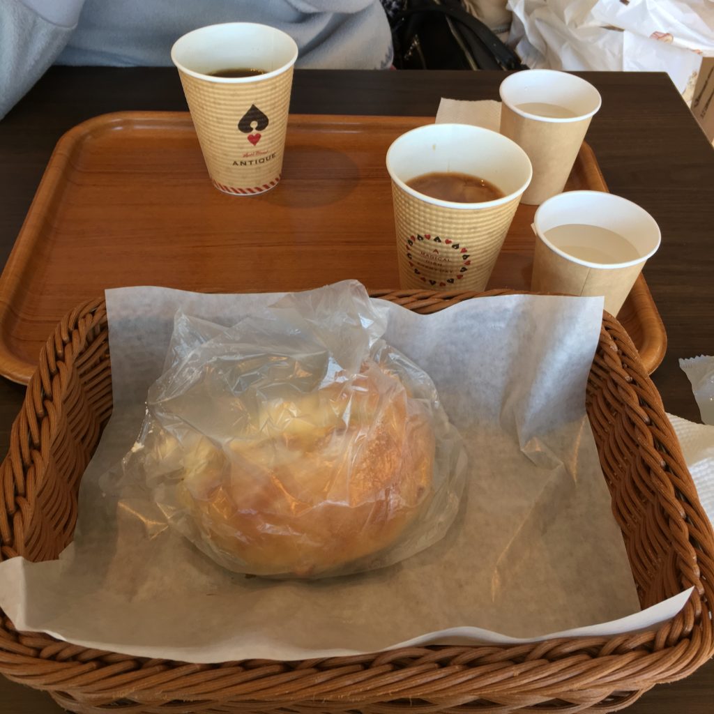 小田急線愛甲石田駅 Heart Bread Antique アンティーク パンの食べ放題が人気 沿線グルメ